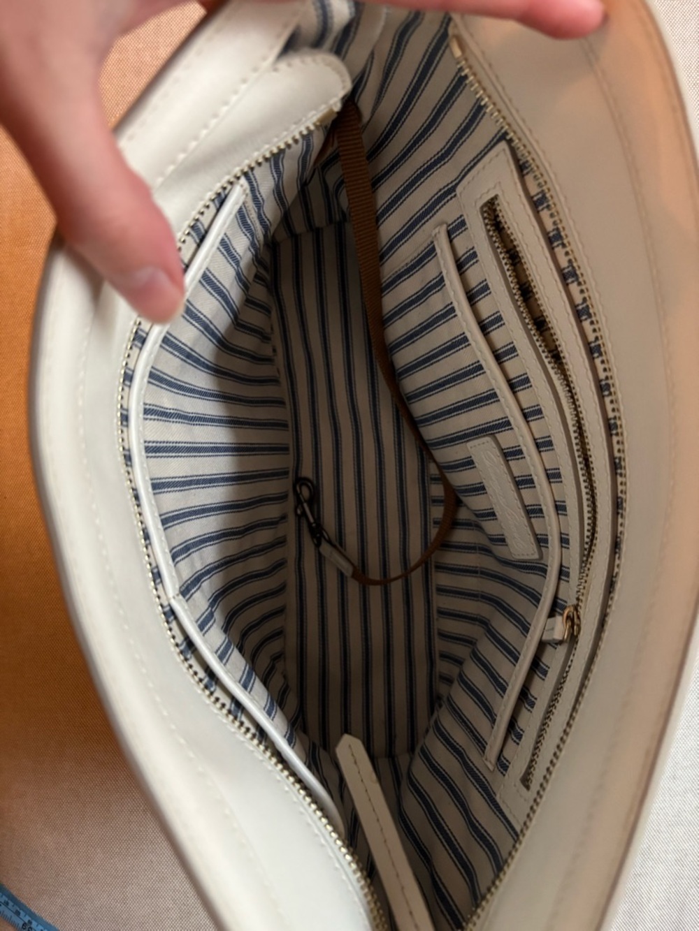 Dooney & Bourke Cream Leather Shoulder Tote with Front Zip - Picture 7 of 8